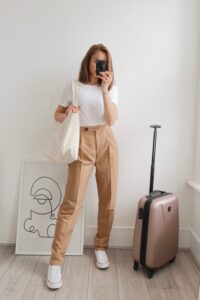 classy-travel-outfits